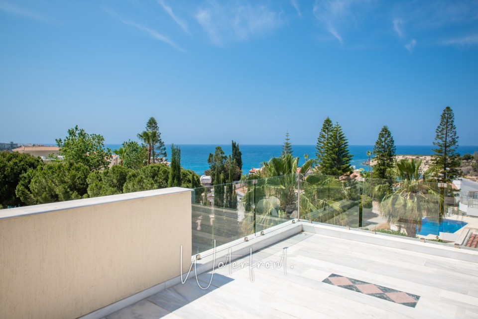 Detached Villa For Sale  in  Coral Bay