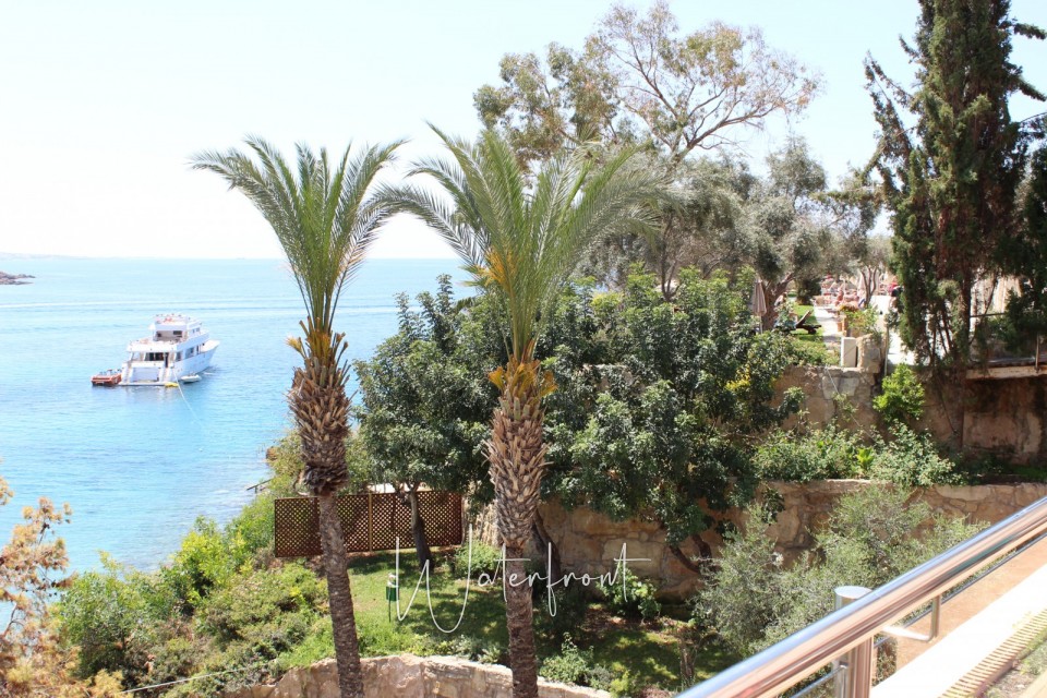 Detached Villa For Sale  in  Coral Bay
