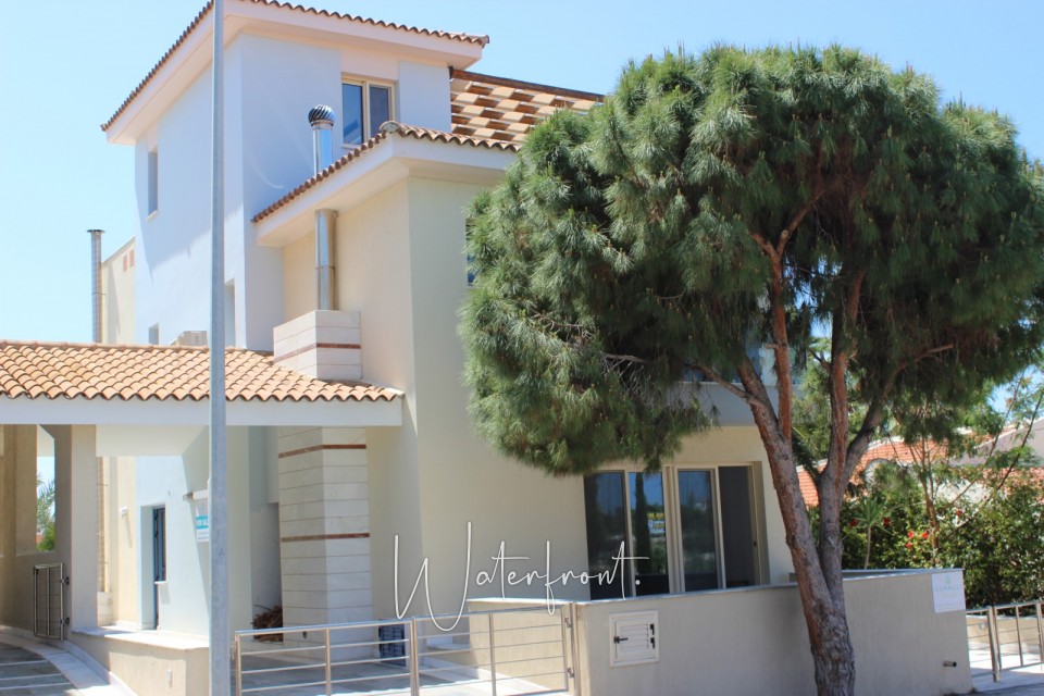 Detached Villa For Sale  in  Coral Bay