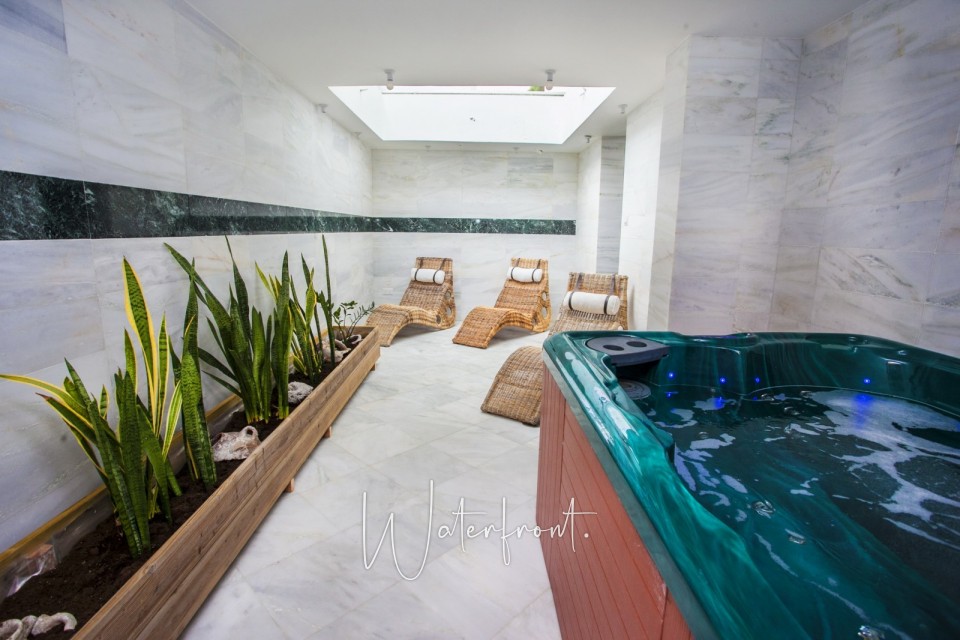 Detached Villa For Sale  in  Coral Bay