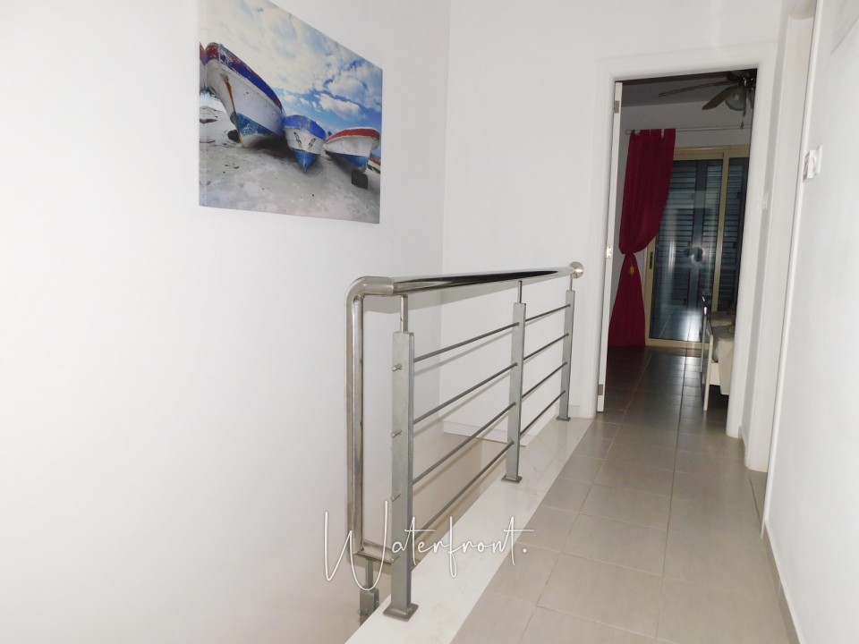 Town House For Sale  in  Universal