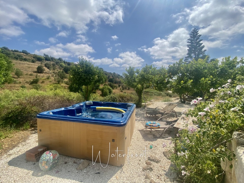 Bungalow For Sale  in  Armou