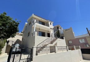 Detached Villa For Sale in Yeroskipou, Paphos - SL22132