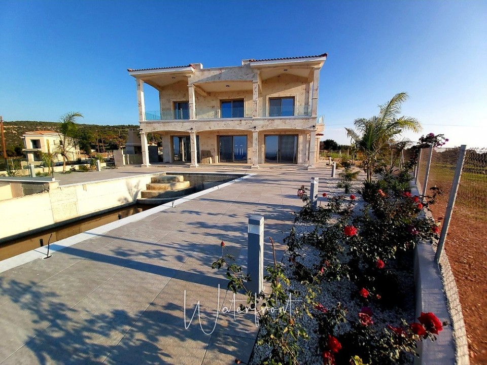 Detached Villa For Sale  in  Akamas