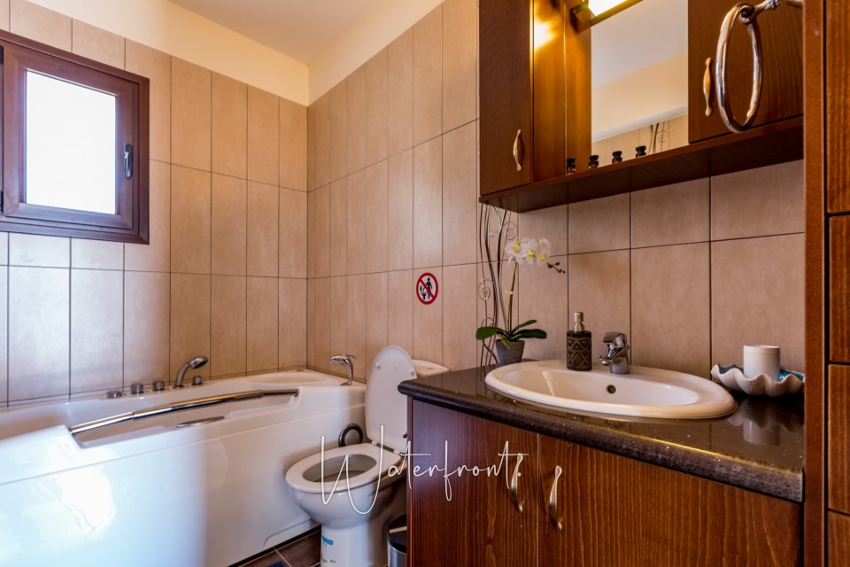 Detached Villa For Sale  in  Thrinia