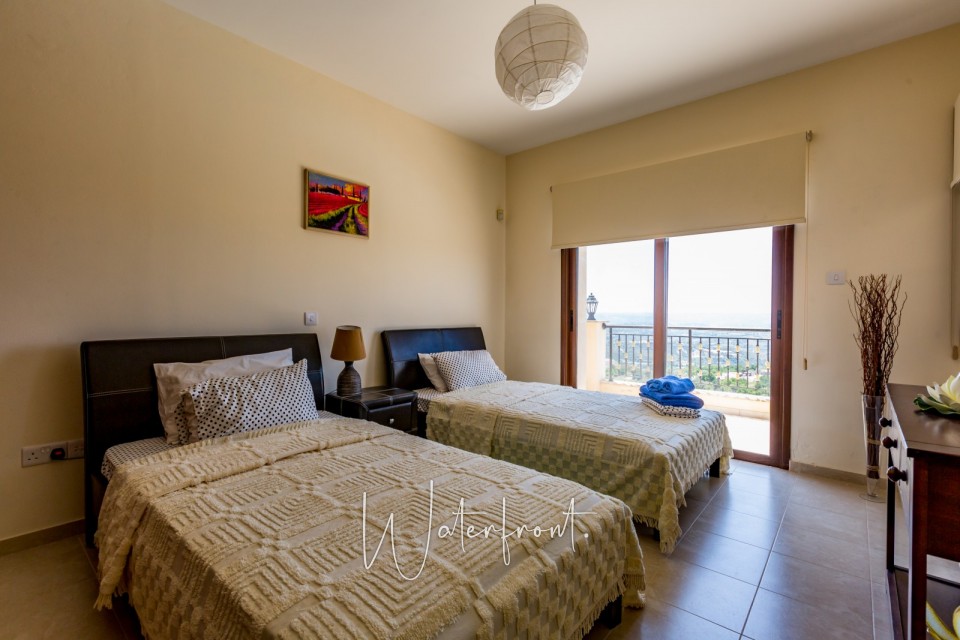 Detached Villa For Sale  in  Thrinia