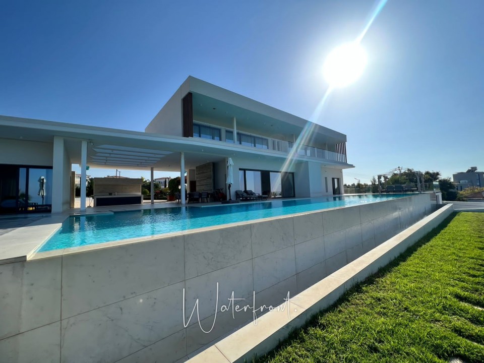 Detached Villa For Sale  in  Sea Caves - St.George