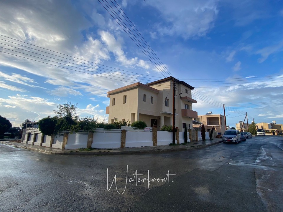 Detached Villa For Sale  in  Emba