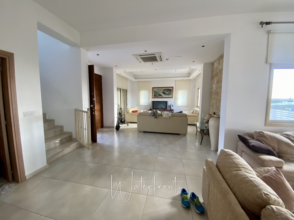 Detached Villa For Sale  in  Emba