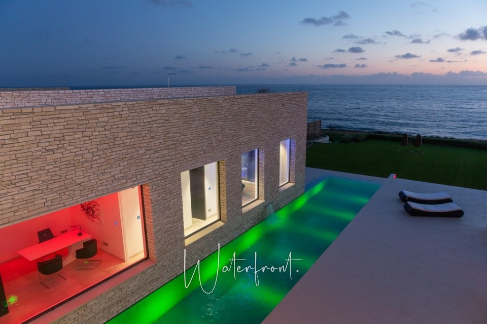 Detached Villa For Sale  in  Sea Caves - St.George