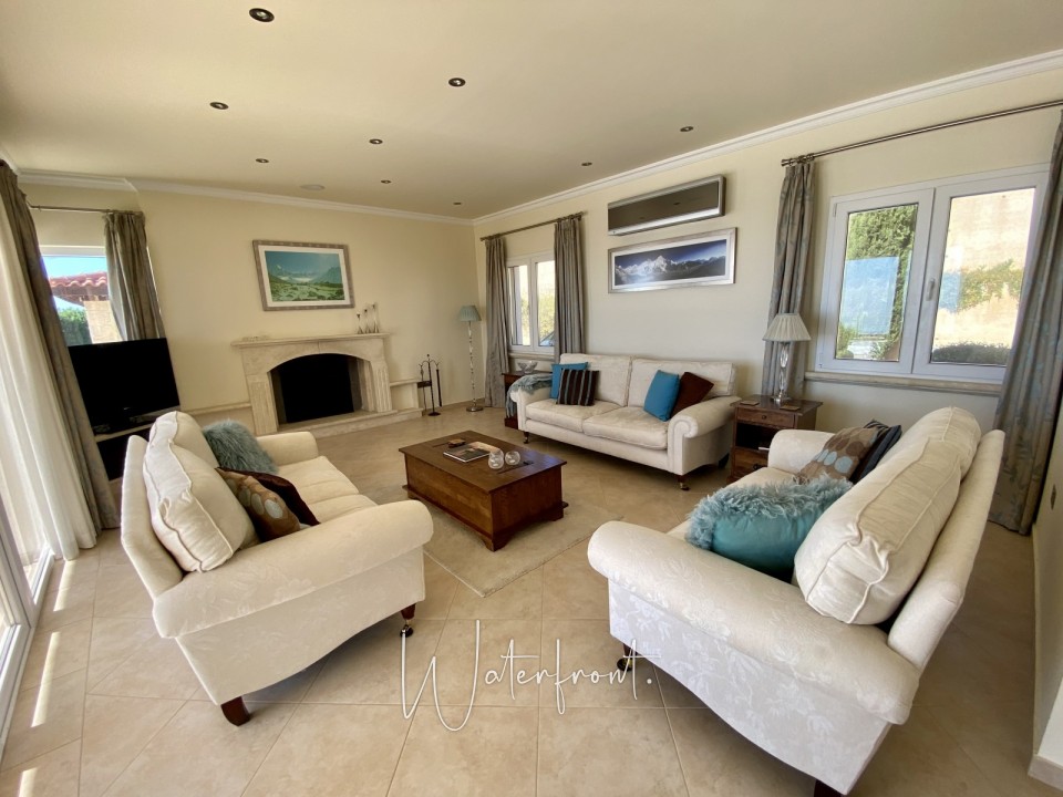 Detached Villa For Sale  in  Akoursos