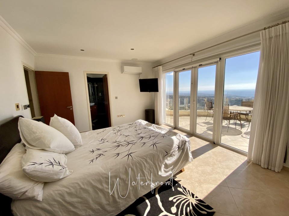 Detached Villa For Sale  in  Akoursos