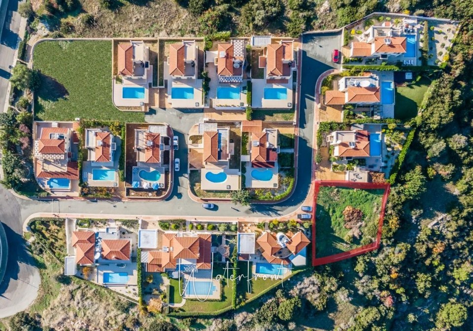 Bungalow For Sale  in  Neo Chorio