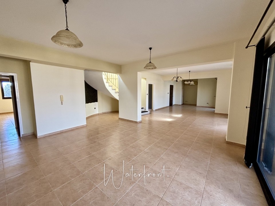 Penthouse For Sale  in  Kato Paphos