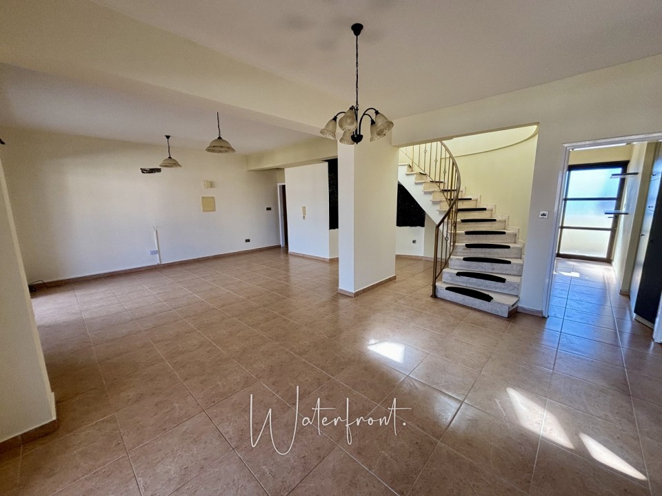 Penthouse For Sale  in  Kato Paphos