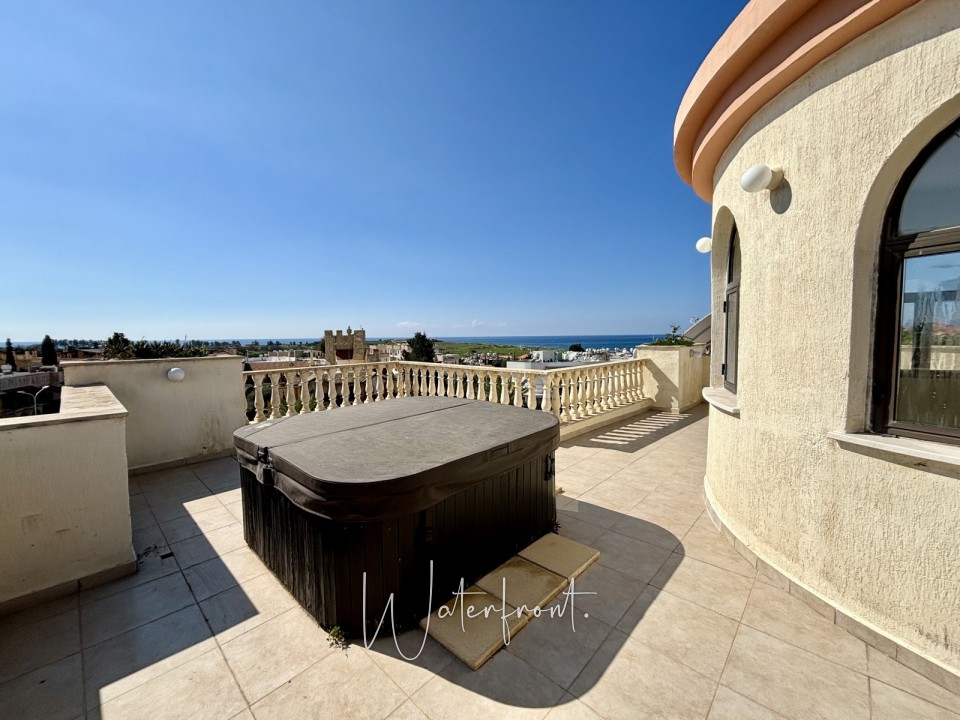 Penthouse For Sale  in  Kato Paphos