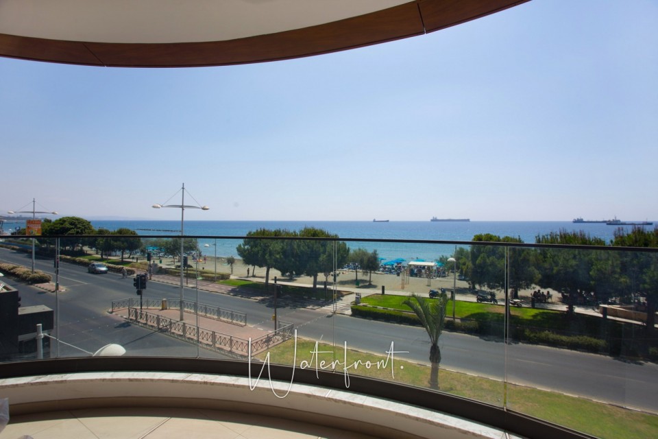 Apartment For Rent  in  Molos