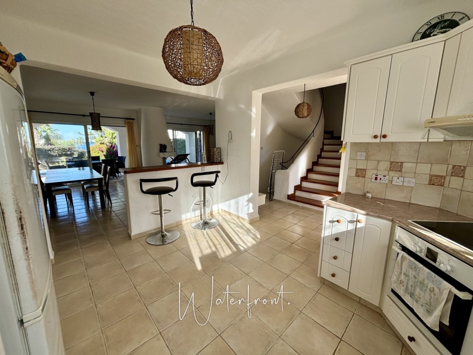 Detached Villa For Sale  in  Chloraka