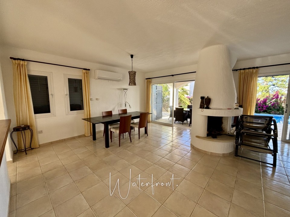 Detached Villa For Sale  in  Chloraka
