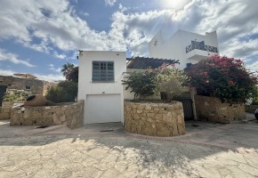 Detached Villa For Sale in Chloraka, Paphos - SL23563