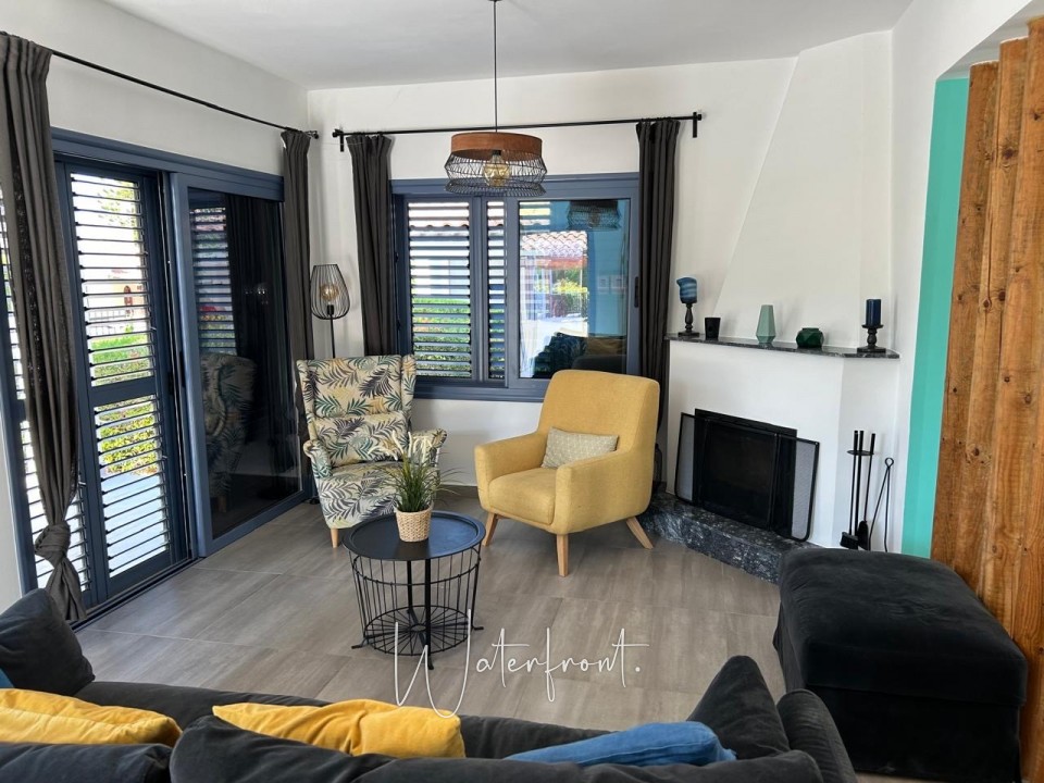 Detached Villa For Sale  in  Coral Bay