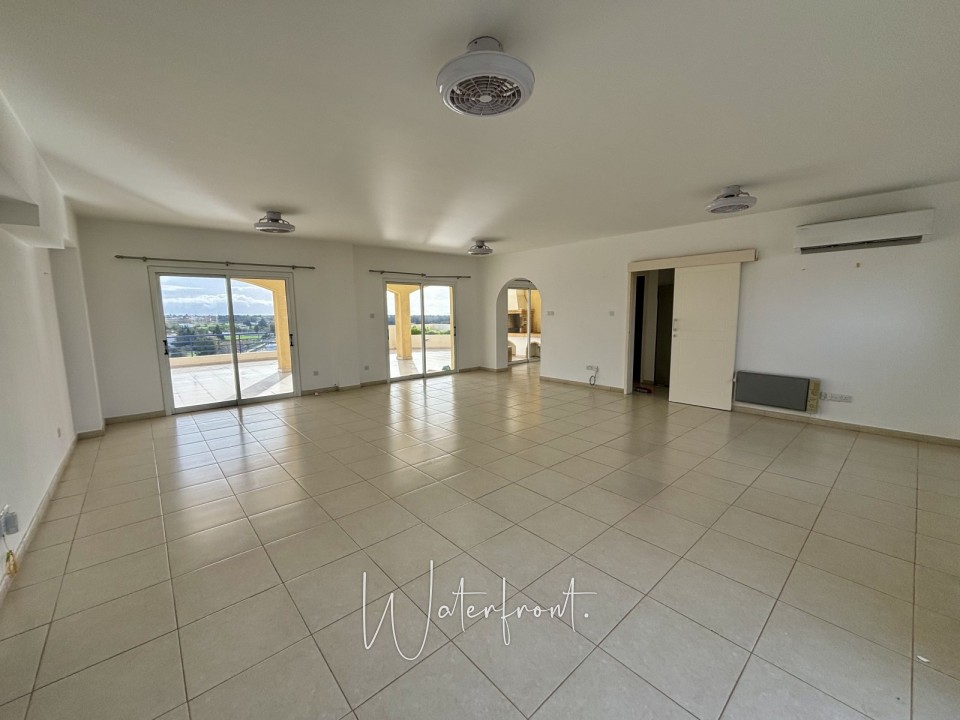 Penthouse For Sale  in  Yeroskipou