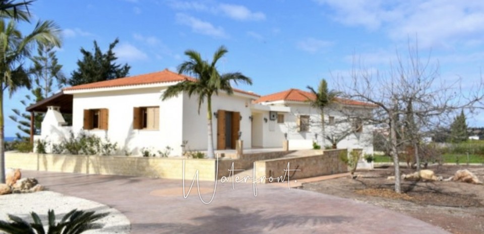 Bungalow For Sale  in  Sea Caves - St.George