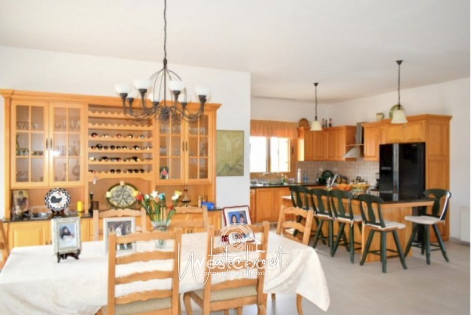 Bungalow For Sale  in  Sea Caves - St.George