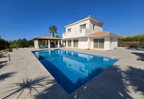 Detached Villa For Sale in Sea Caves - St.George, Paphos - S