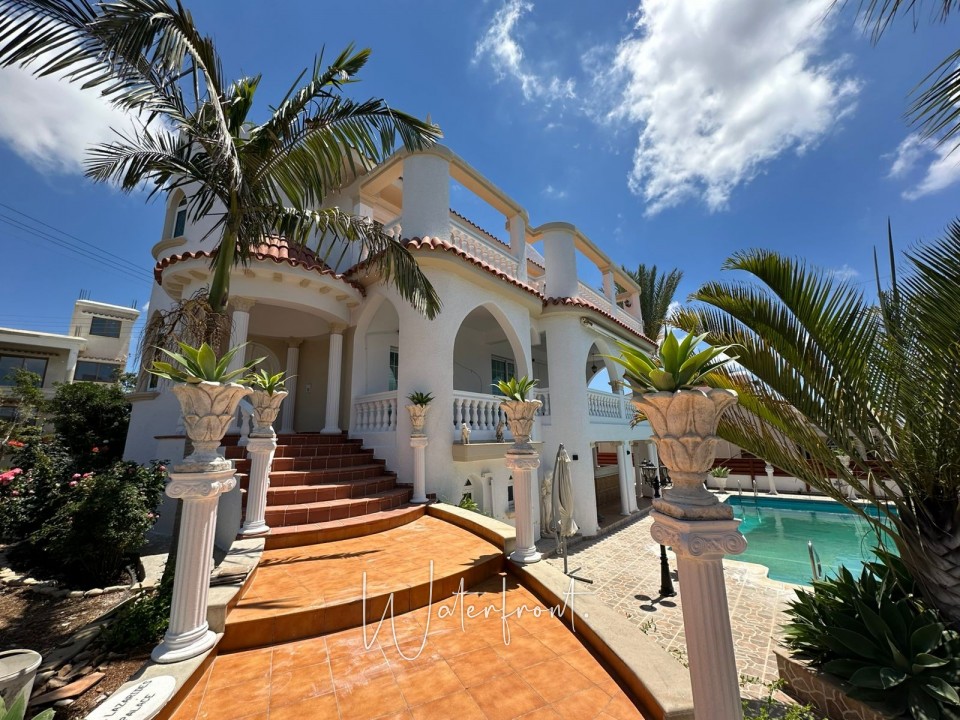 Detached Villa For Rent  in  Konia