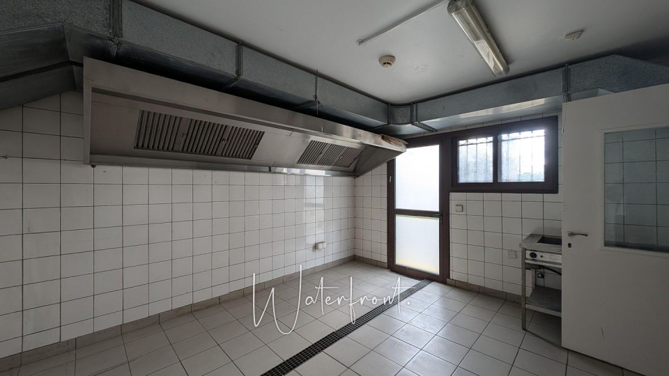 Building For Sale  in  Tombs of the Kings