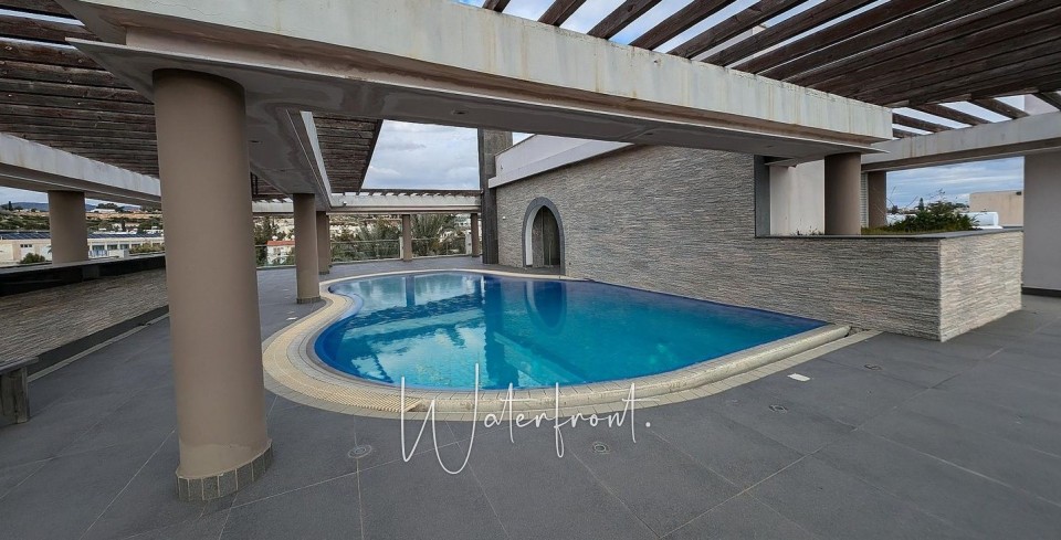 Building For Sale  in  Tombs of the Kings