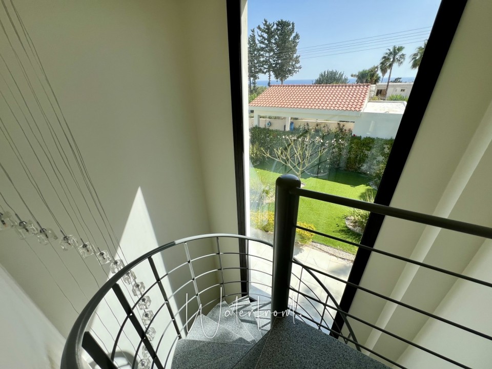 Detached Villa For Sale  in  Sea Caves - St.George