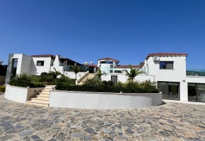 Detached Villa For Sale in Sea Caves - St.George, Paphos - S