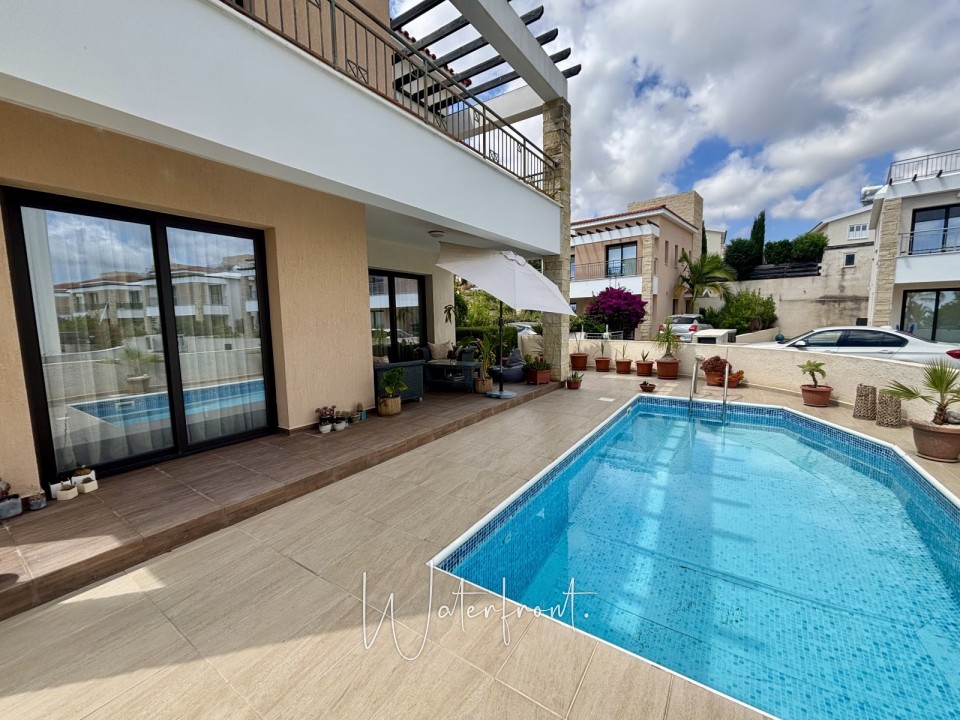Detached Villa For Sale  in  Peyia
