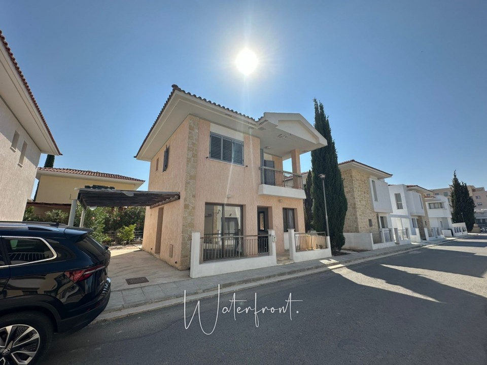 Detached Villa For Sale  in  Universal