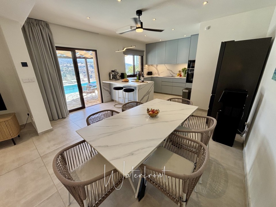Detached Villa For Sale  in  Peyia