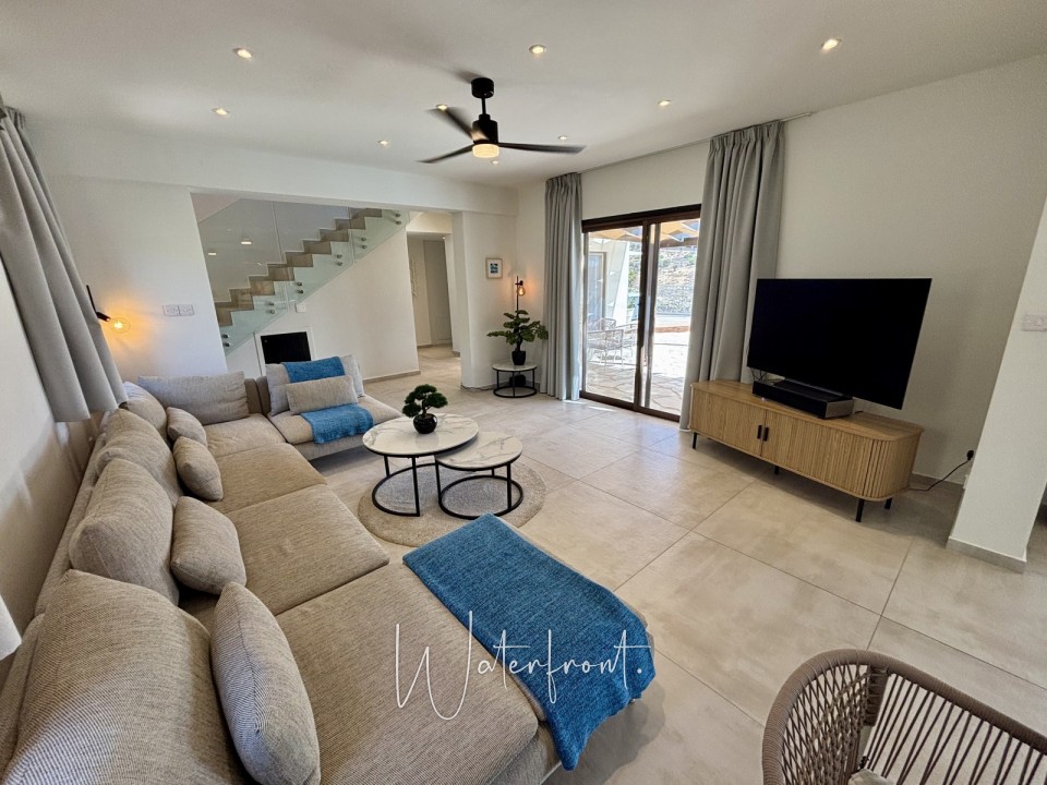 Detached Villa For Sale  in  Peyia