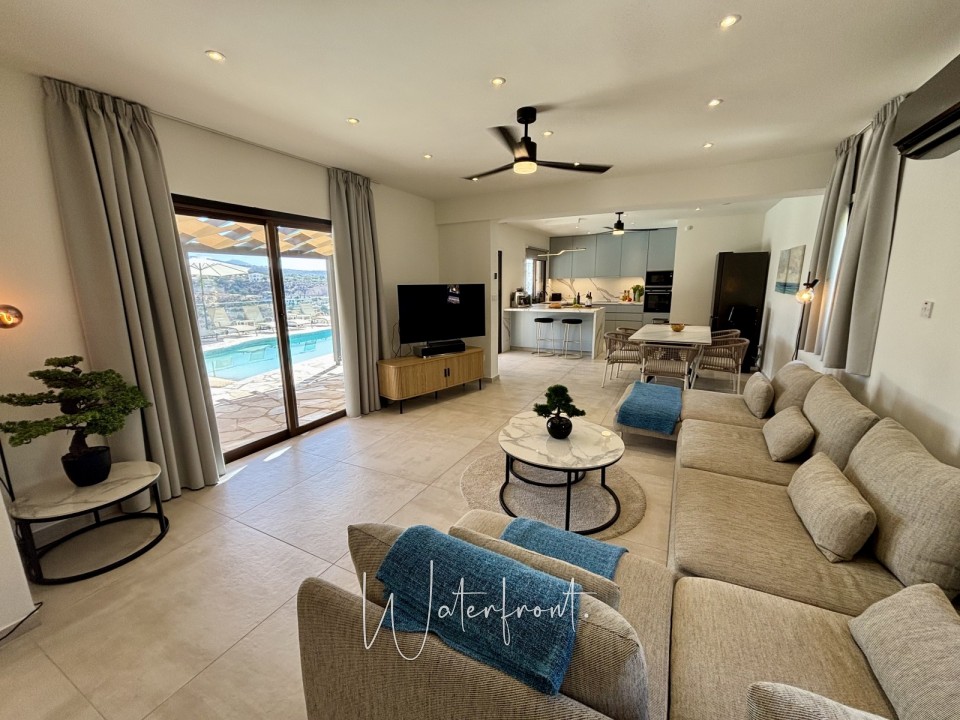 Detached Villa For Sale  in  Peyia