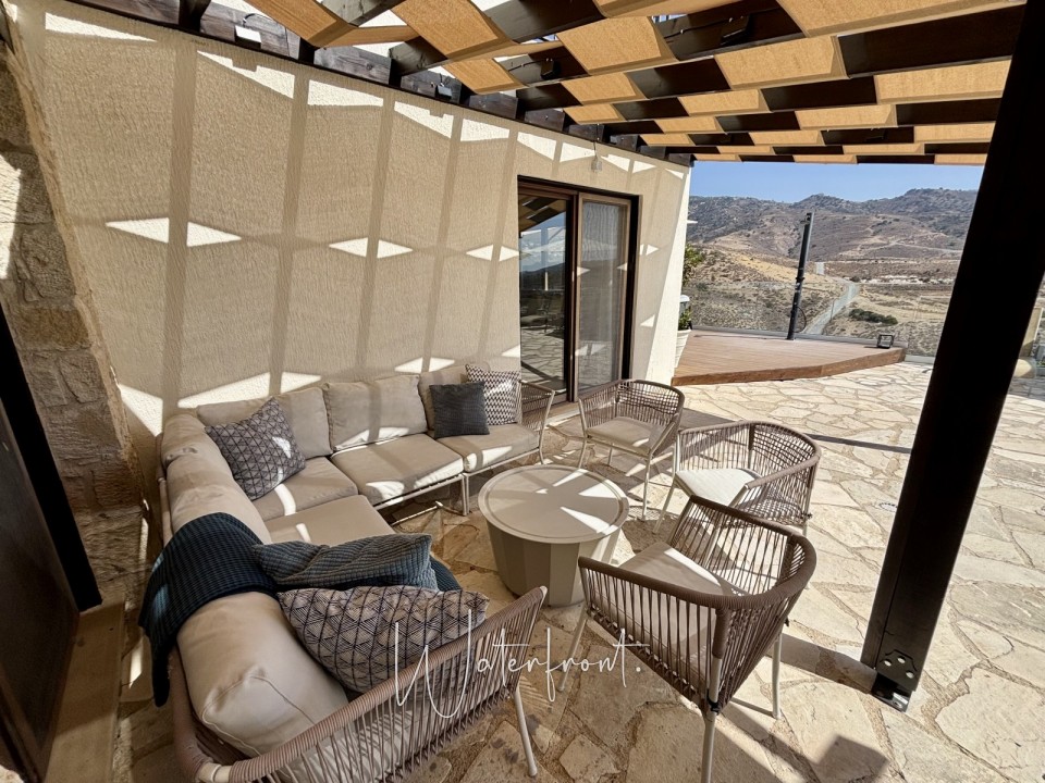Detached Villa For Sale  in  Peyia