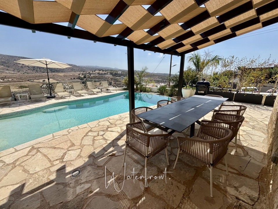 Detached Villa For Sale  in  Peyia