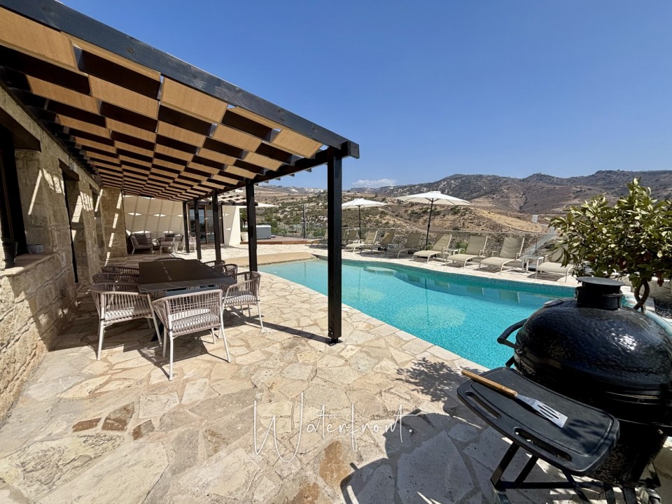 Detached Villa For Sale  in  Peyia