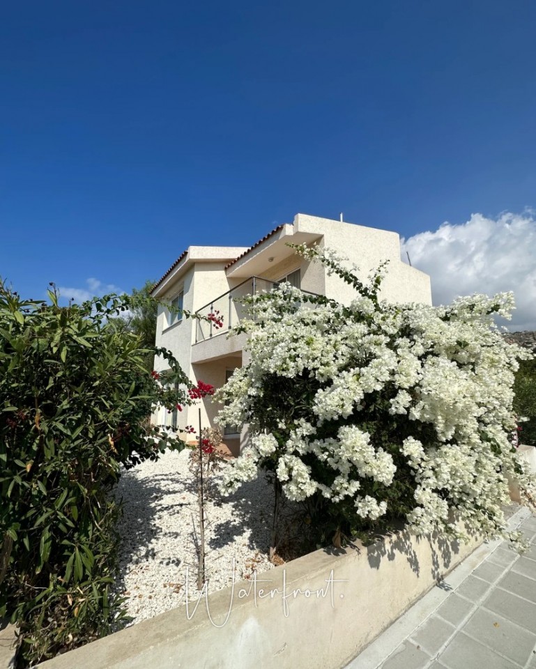 Detached Villa For Sale  in  Coral Bay