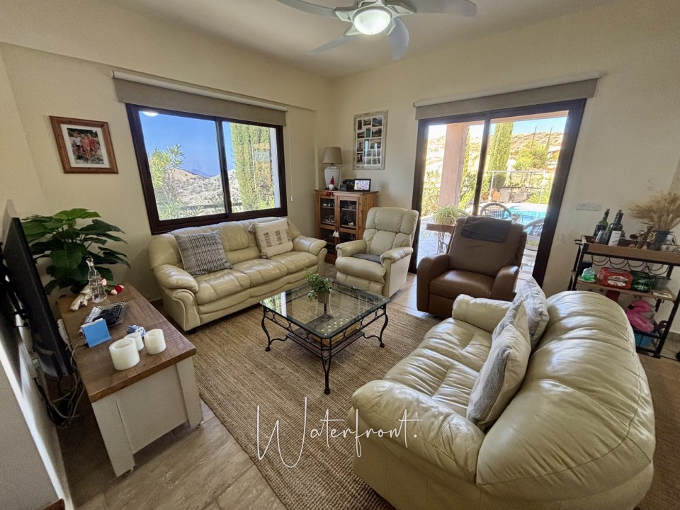 Detached Villa For Sale  in  Peristerona