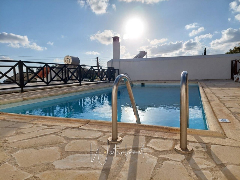 Bungalow For Sale  in  Tsada