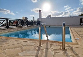 Bungalow For Sale  in  Tsada