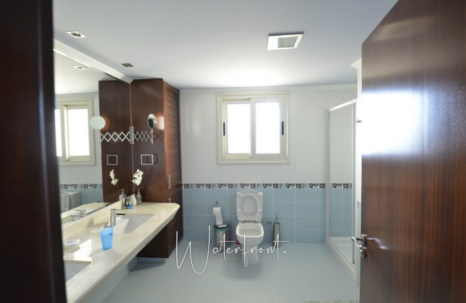 Detached Villa For Rent  in  Sea Caves - St.George