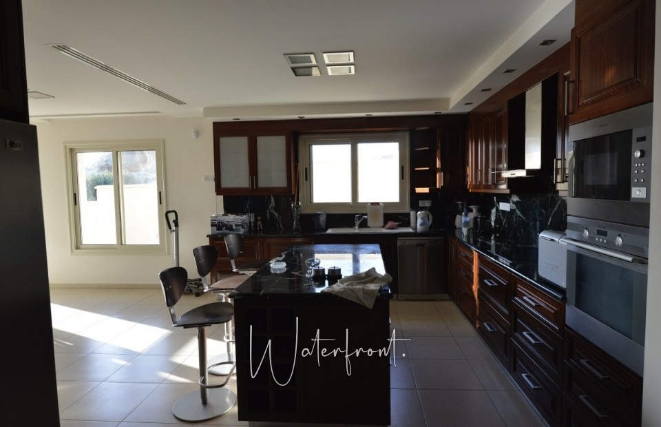 Detached Villa For Rent  in  Sea Caves - St.George