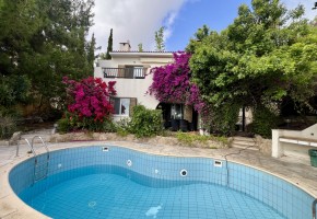 Detached Villa For Rent  in  Kamares - Tala