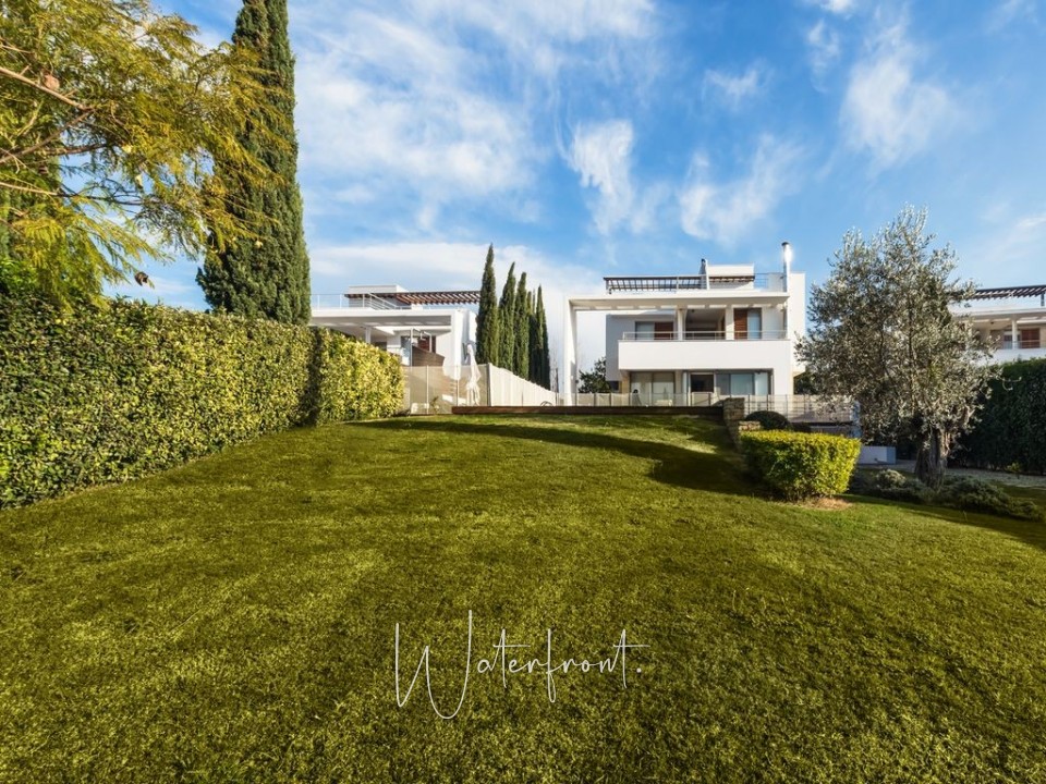 Detached Villa For Rent  in  Latchi